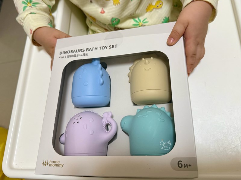 [育兒] 媽咪學苑【赫媽咪寶寶矽膠餐具組+水杯+剪刀+恐龍組